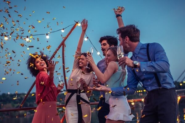 Izgalmas lánybúcsús játékok, legénybúcsús party